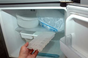 Thiết kế ngăn đá trên giúp dễ dàng sử dụng