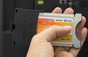 Tích hợp khe cắm CI+ hiện đại 